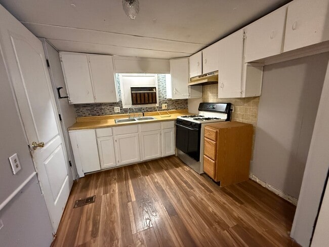 Building Photo - 442 Gardners Ln