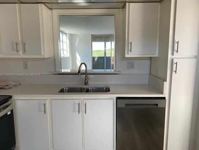 Foto del edificio - 406 NW 68th Ave