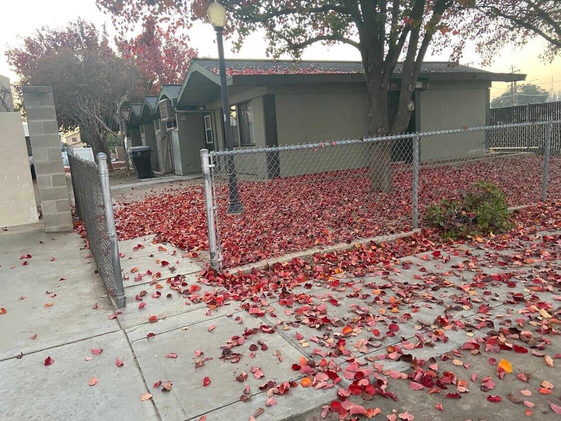 Street View - 1041 B St