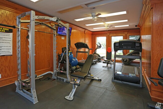 Gimnasio - Falls of Town Park