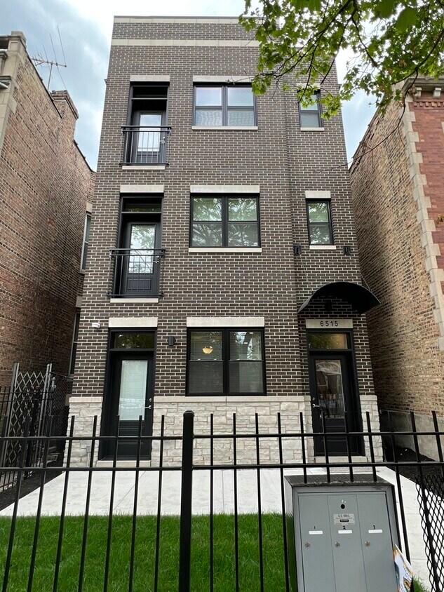 Primary Photo - 6515 S Greenwood Ave