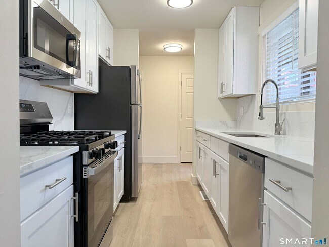 Foto del edificio - 108 Montoya Dr