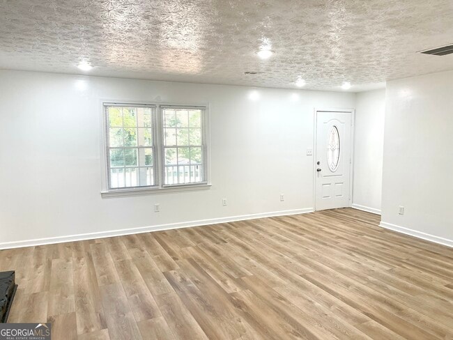 Foto del edificio - 165 Fieldstone Dr