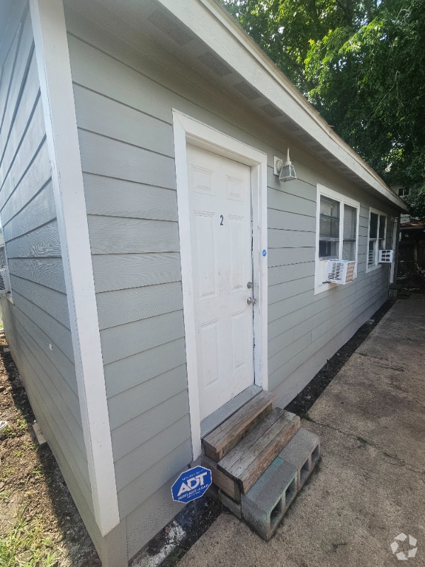 Building Photo - 7909 Brutus St