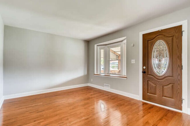 Foto del edificio - 902 Middlesex Rd