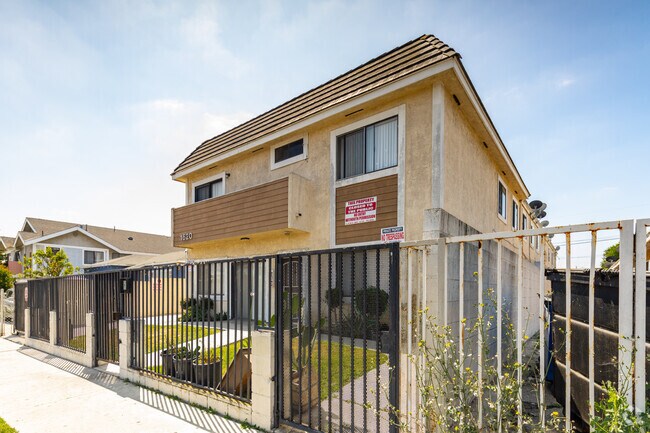 Exterior - 1620 W 209th St