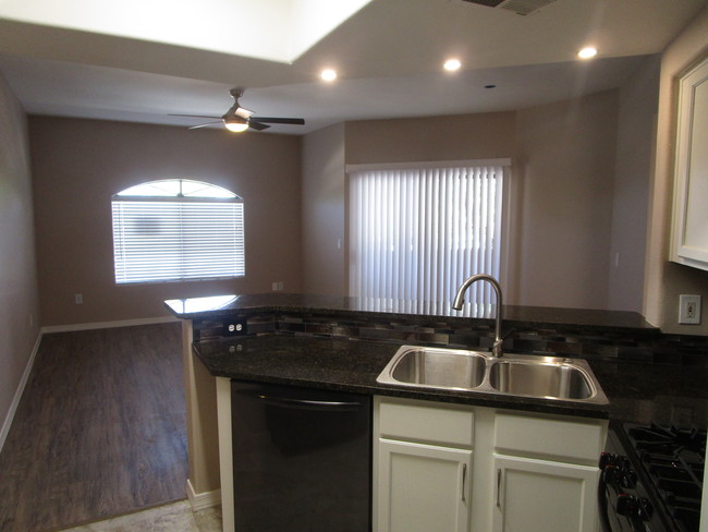 Building Photo - Desert Breeze Villas Condo -3BD/2BA