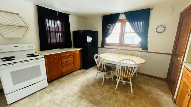 Foto del edificio - Beautiful 3 Bedroom 2 Bathroom House