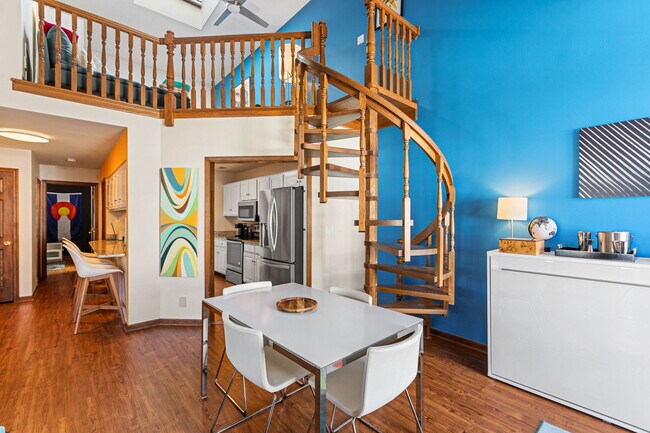 Building Photo - 204 Racquet Club Ct