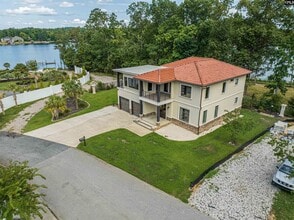 Building Photo - 132 Laguna Vista Dr