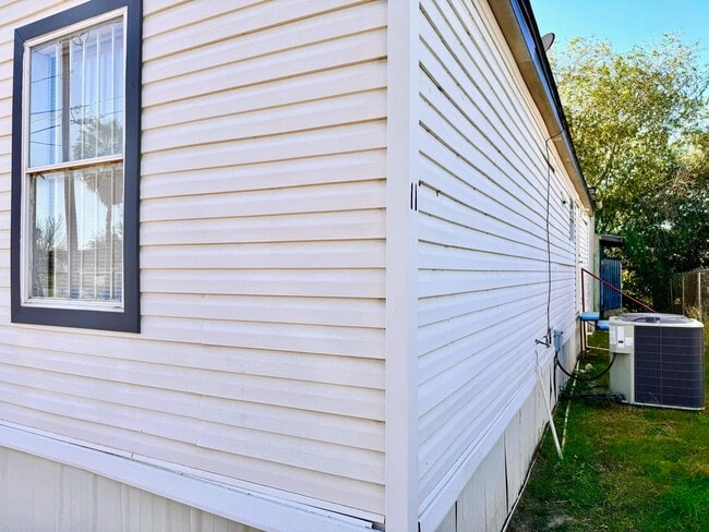 Building Photo - 4412 Los Martinez Dr