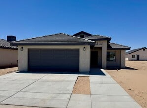 Building Photo - 4711 E Los Olivos Dr