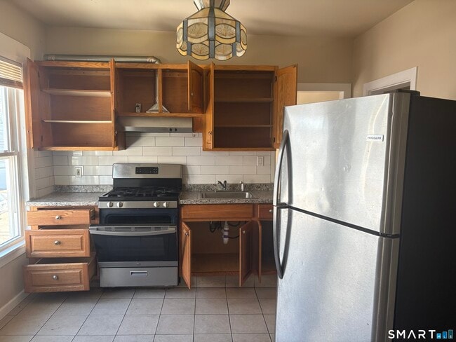 Building Photo - 252 Maplewood Ave