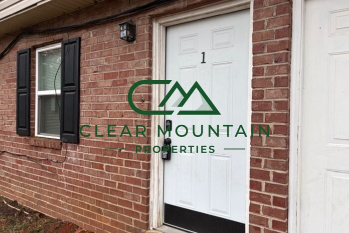 Foto principal - MOVE IN SPECIAL - Receive 1st month rent f...