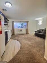 Building Photo - 104 N Beverwyck Rd