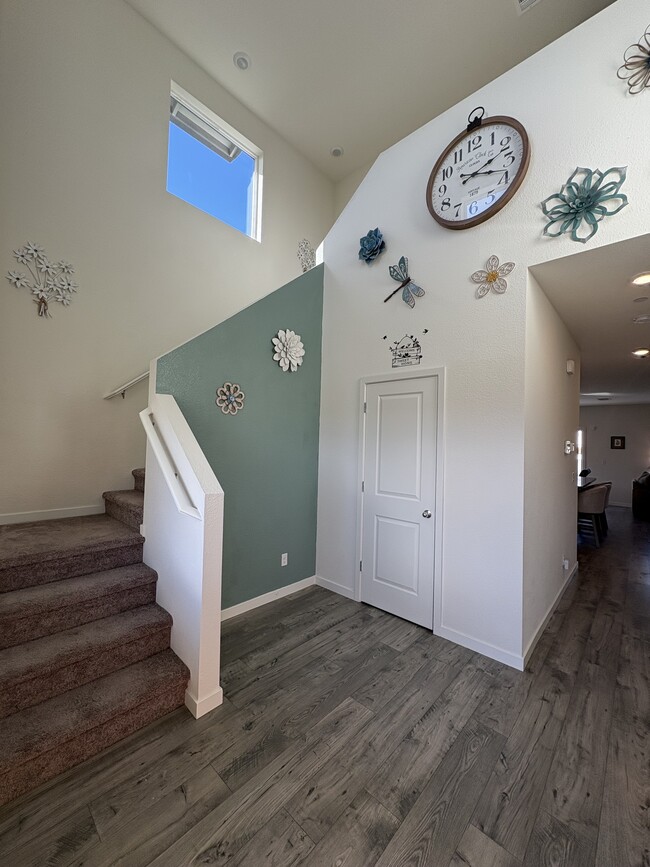 Entry way - 10831 Larboard Ct