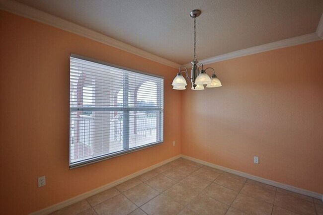 Foto del edificio - Santa Barbara Villas - Move in Special