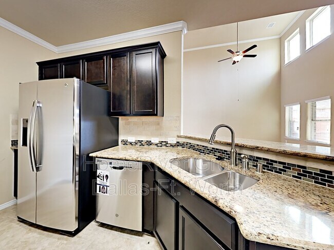 Building Photo - 3014 Rosemount Ln