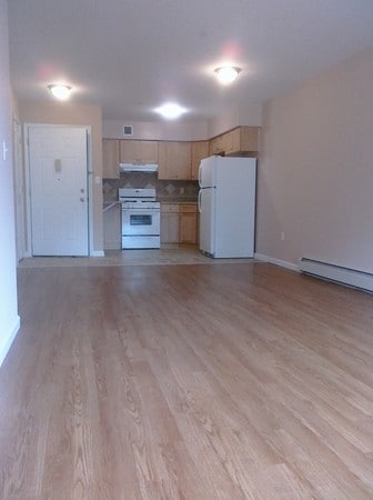 Primary Photo - 1371 Herschell St