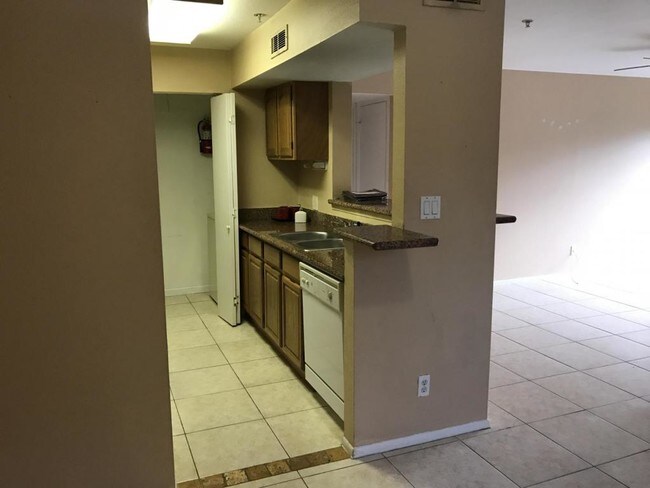 Foto del edificio - 2835 Winkler Ave