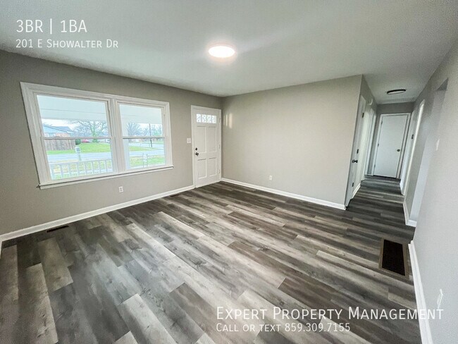 Building Photo - 201 E Showalter Dr