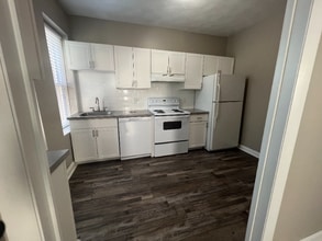 Building Photo - 1862 Beacon St