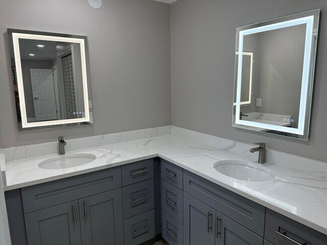 Building Photo - 1925 Shower Tree Way