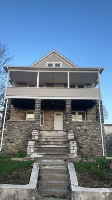Building Photo - 64 Maplewood Ave