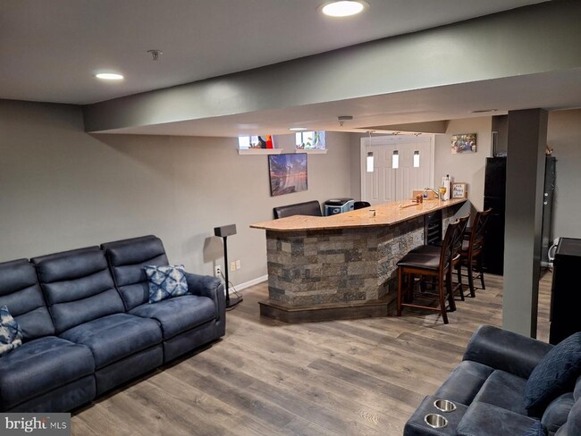 Foto del edificio - 7930 Orchard Park Way