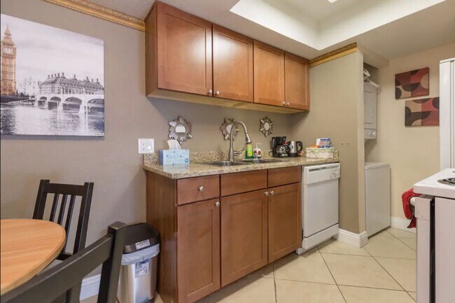 Foto del edificio - Super Cute 1 Bed/1 Bath Condo Near the Strip!