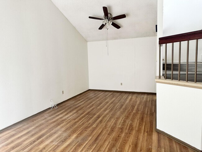 Building Photo - 6950 Bullock Dr