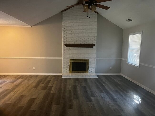 Building Photo - 4129 Woodbury Terrace