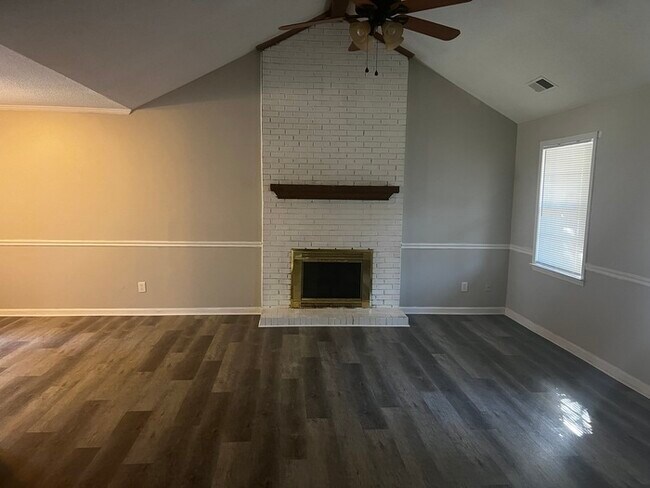 Foto del edificio - 4129 Woodbury Terrace