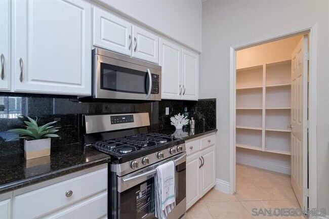 Foto del edificio - 12368 Carmel Country Rd