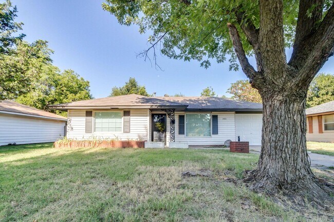 Foto del edificio - Cute home in Bethany across from the YMCA