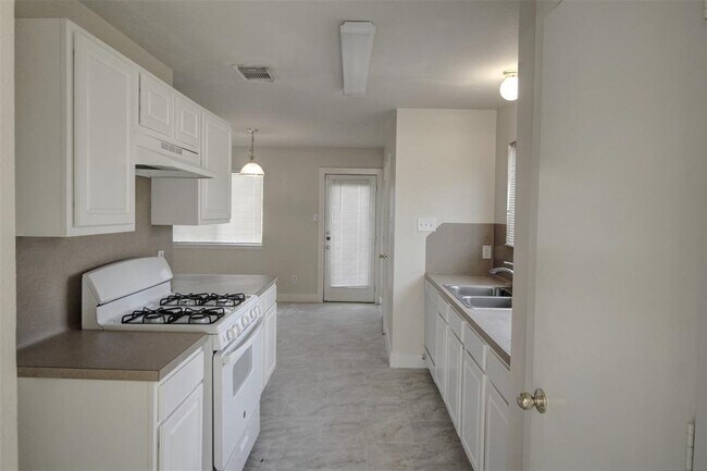 Foto del edificio - 439 Laurel Timbers Dr