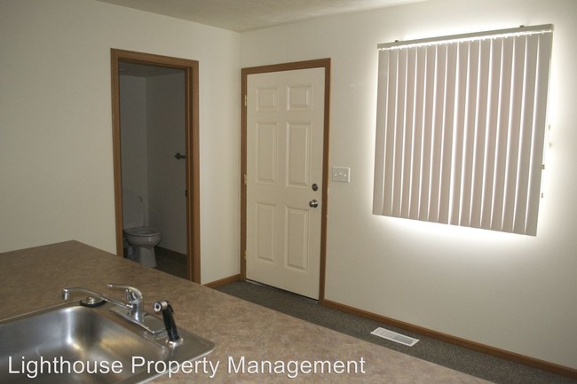 Building Photo - 287 Meadow Ln Dr