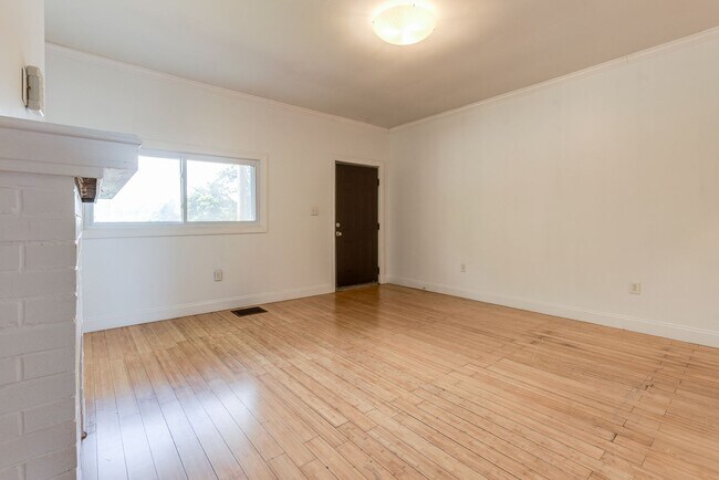 Foto del edificio - 2823 Cobden St