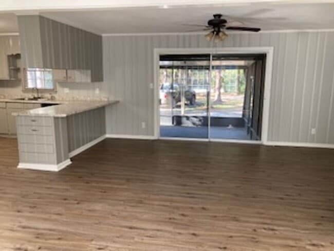 Building Photo - 1st Month Free! - Charming 3BR Home with Modern Finishes & Screened Porch – Near VSU!