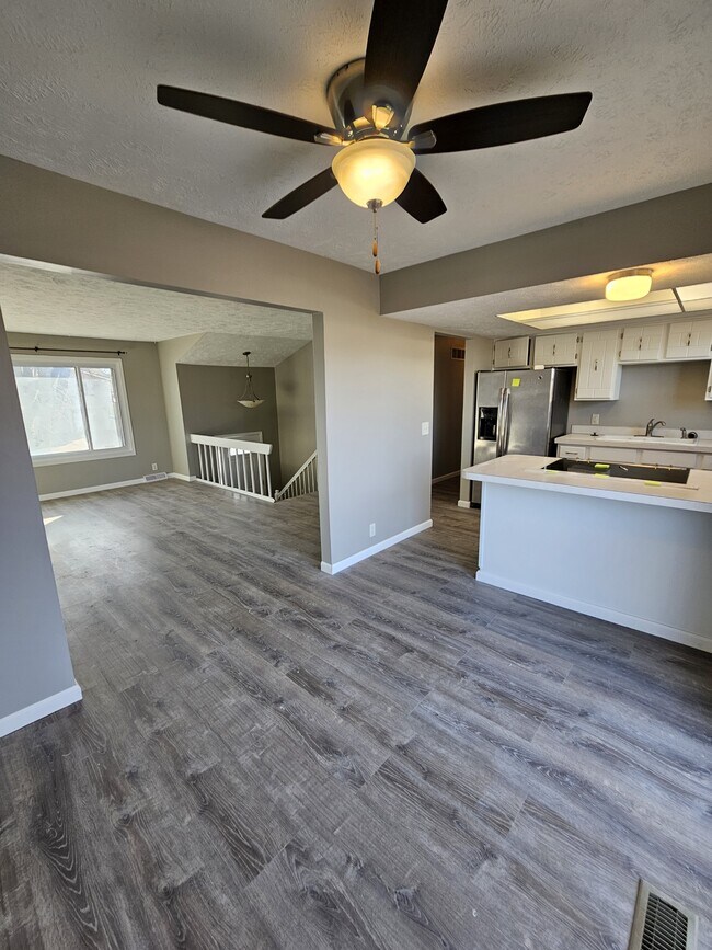 Foto del edificio - 13876 V St