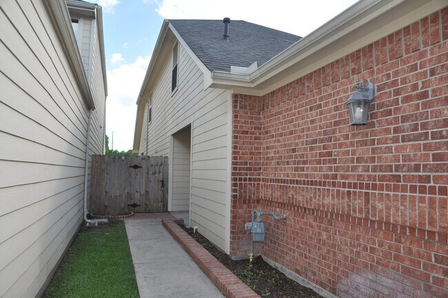 Foto del edificio - 20913 Sunrise Pine View Ln