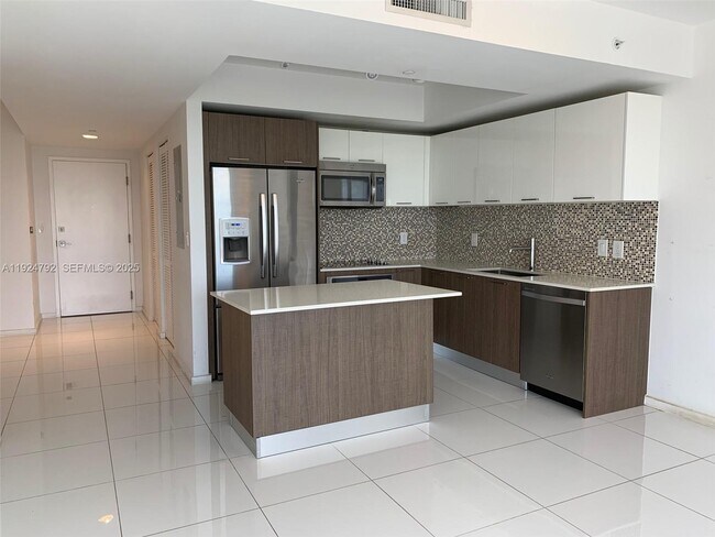 Foto del edificio - 5252 NW 85th Ave