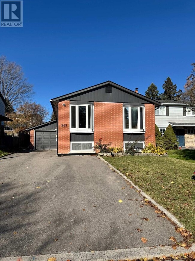 Building Photo - 205 Talbot Crescent