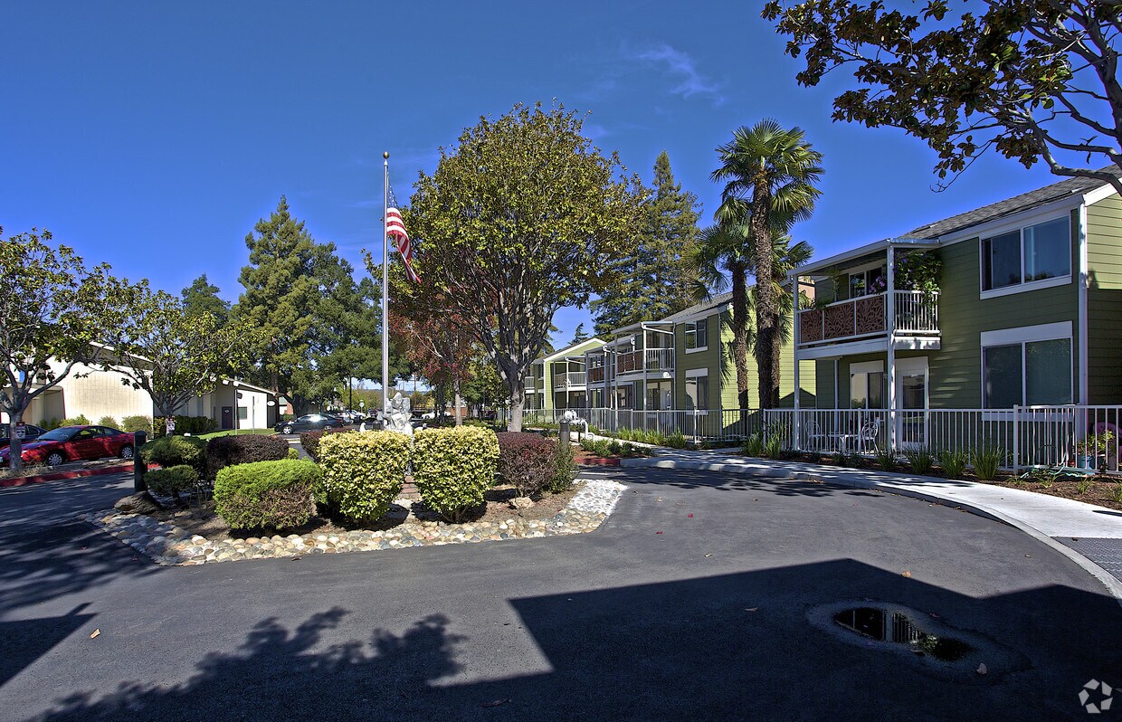Primary Photo - Fargo Senior Center Apartments