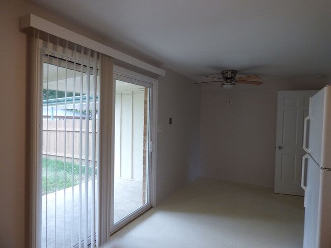 Photo - 1438 Stuart St Apartment