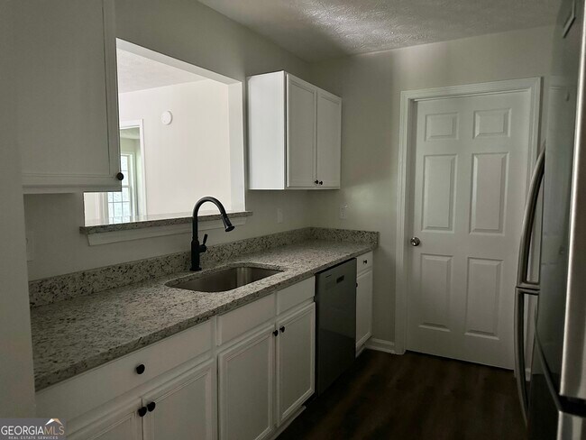 Foto del edificio - 116 Carroll Creek Ln