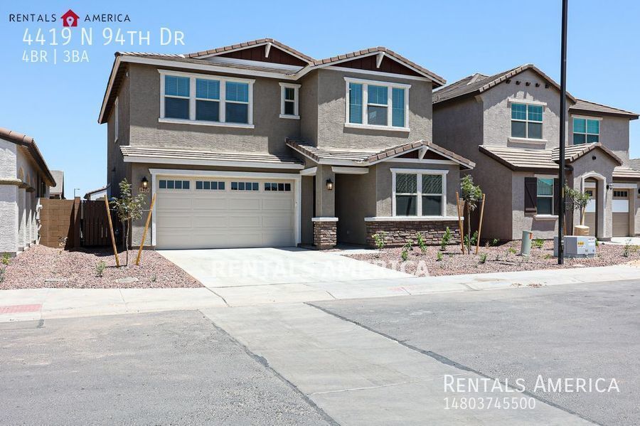 Primary Photo - Gorgeous Open-Concept 4-Bedroom Home in a ...