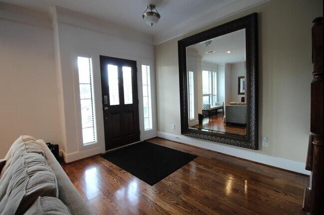 Foto del edificio - 211 W 26th St