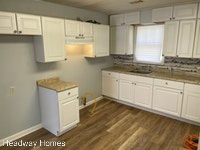 Building Photo - 3 br, 2 bath House - 319 W 47th St