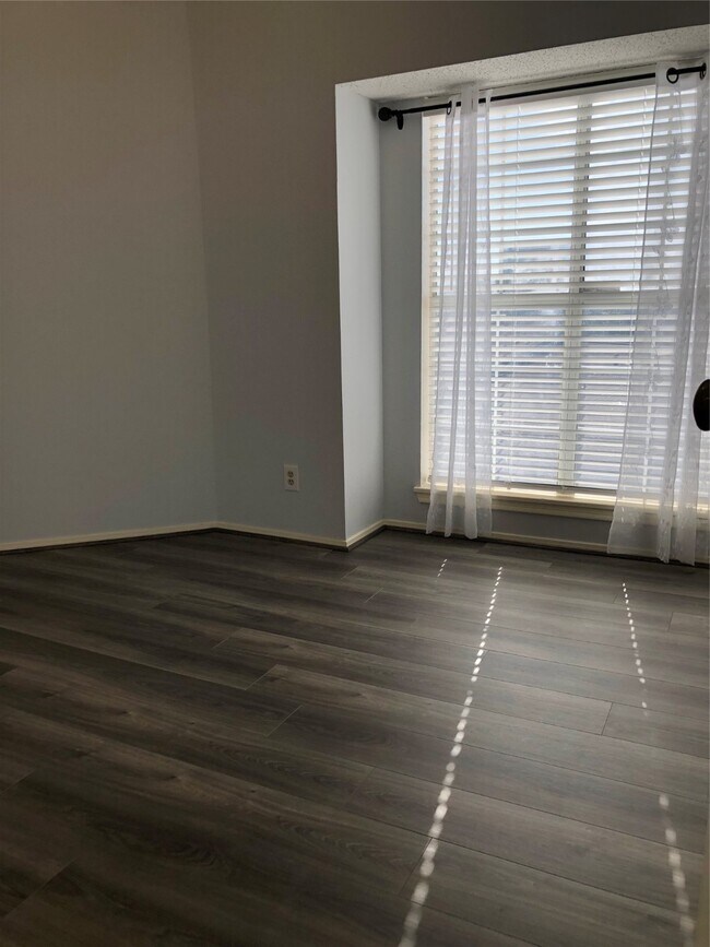 Foto del edificio - 921 Marine Dr